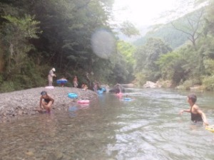 保育園児 川遊び 保育園児 川遊び